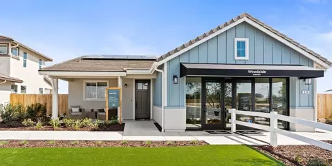 Exterior - 294 N Vista Ave, Fowler, CA 93625 photo 7 of 9
