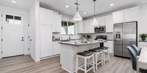 Entry Way - 294 N Vista Ave, Fowler, CA 93625 photo 4 of 5