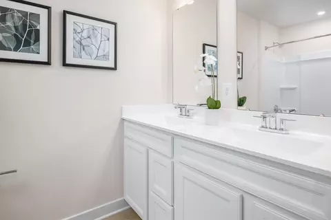 Bath - 823 Mcdade St, Monroe, NC 28112 photo 2 of 3