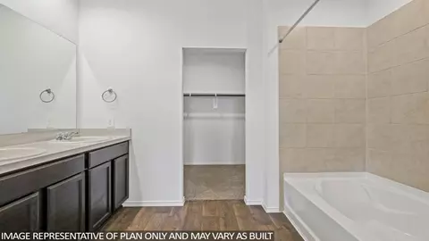 Bath - 7235 Rolling Valley Ln, Conroe, TX 77304 photo 1 of 5