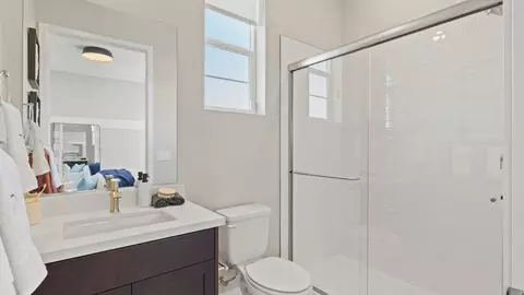Bath - 1745 Margaret Way, Dublin, CA 94568 photo 15 of 24