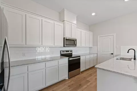 Kitchen - 766 Carson Ln, Pilot Point, TX 76258 photo 1 of 3