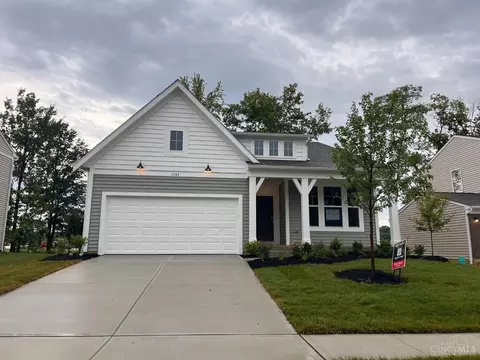 1203 Buxton Oaks Dr, Amelia, OH 45102