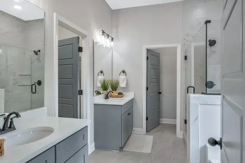 Bath - 18 Main St, Madison, AL 35758 photo 1 of 5
