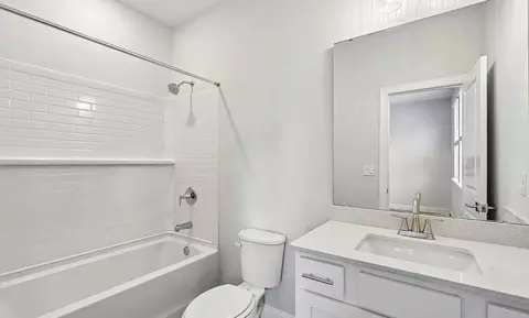 Bath - 100 Cres Shrs Rd, Saint Augustine, FL 32086 photo 3 of 5