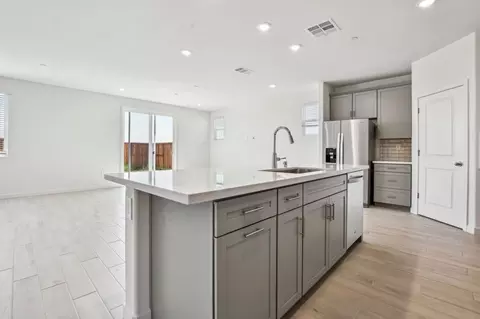 1512 Brook Trout Way, Sacramento, CA 95832