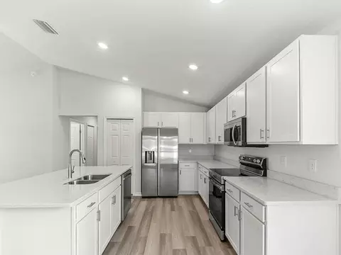 716 Bayside Blvd, Winter Haven, FL 33881