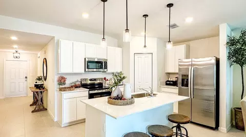Kitchen - 2186 86th Dr, Vero Beach, FL 32966 photo 1 of 2