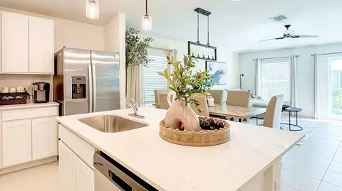Kitchen - 2186 86th Dr, Vero Beach, FL 32966 photo 2 of 2