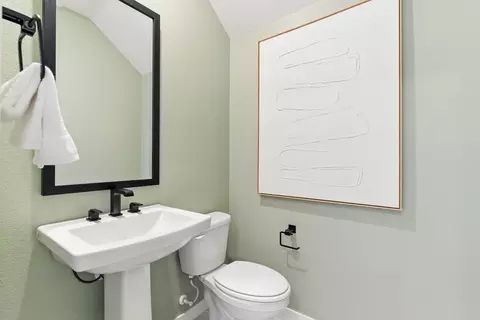 Bath - 4329 Tullamore Ave, Lathrop, CA 95330 photo 1 of 16