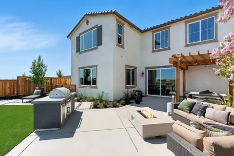 Exterior - 4329 Tullamore Ave, Lathrop, CA 95330 photo 3 of 27