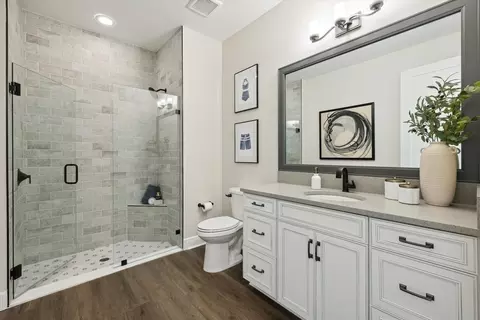 Bath - 3386 Yellow Leaf Cir, Spring Hill, FL 34609 photo 3 of 4