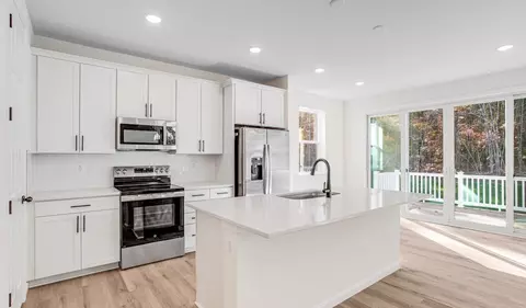 2808 White Tail Dr, Locust Grove, VA 22508