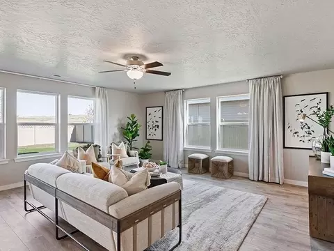 Living - 1919 Cashel St, Middleton, ID 83644 photo 5 of 7