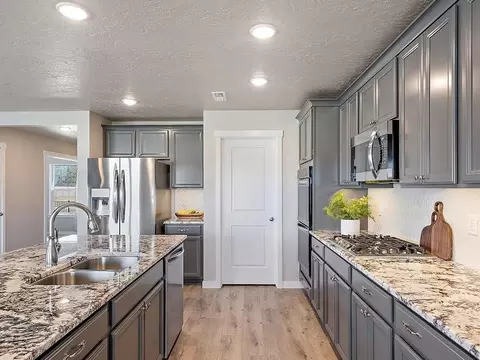 Kitchen - 1919 Cashel St, Middleton, ID 83644 photo 4 of 8