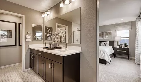 Bath - 1713 N 79th Dr, Phoenix, AZ 85035 photo 3 of 7