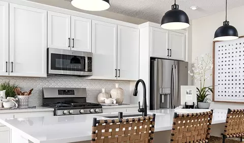 Kitchen - 1713 N 79th Dr, Phoenix, AZ 85035 photo 7 of 10