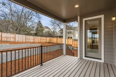 Exterior - 669 Old Waverly Way, Eagle Point, OR 97524 photo 1 of 1