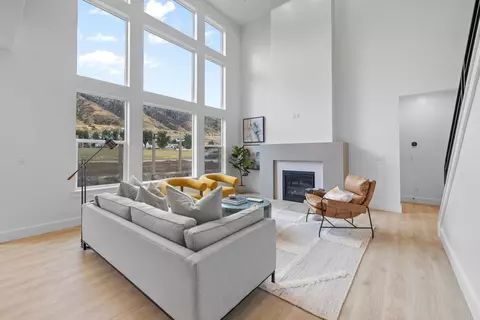 Living - 17 E Carson Way, Salem, UT 84653 photo 2 of 3