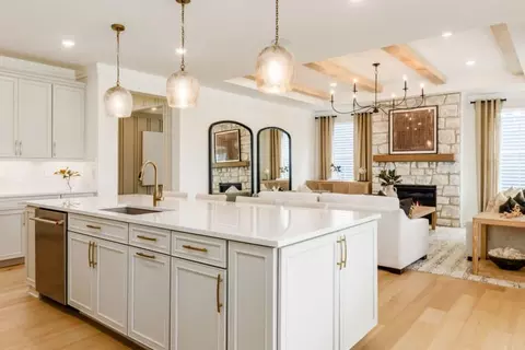Kitchen - 910 Arthur Trl, Aurora, OH 44202 photo 3 of 7