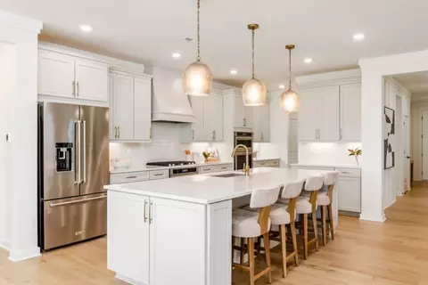 Kitchen - 910 Arthur Trl, Aurora, OH 44202 photo 2 of 7