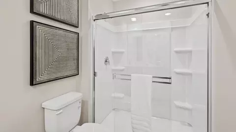 Bath - 511 E 120th Pl, Crown Point, IN 46307 photo 3 of 4