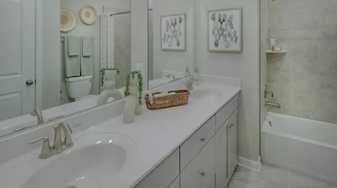 Bath - 85 Sandy Bottom Cir, Ranson, WV 25438 photo 6 of 11