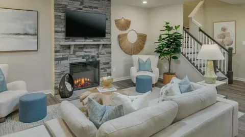 Living - 85 Sandy Bottom Cir, Ranson, WV 25438 photo 2 of 3