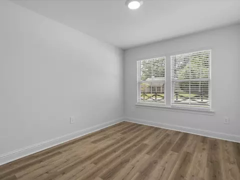 13532 Garland Rd, Ocean Springs, MS 39564