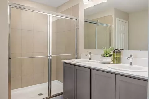 Bath - 1195 Silver Spring Aly, Saint Cloud, FL 34772 photo 1 of 2