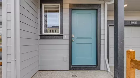 Entry Way - 6018 SE 15th St, Gresham, OR 97080 photo 1 of 7