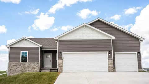 18352 Cary St, Omaha, NE 68136
