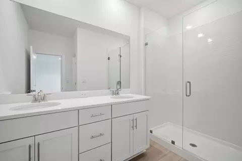 Bath - 10713 Wading River Ave, Parrish, FL 34219 photo 2 of 3