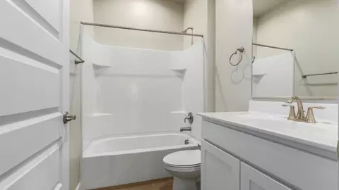 Bath - 780 W Lexington St, Vail, AZ 85641 photo 3 of 6