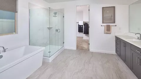 Bath - 5567 Dora Way, Oceanside, CA 92057 photo 2 of 8