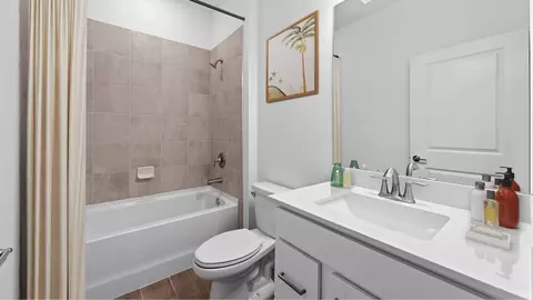 Bath - 18389 Parksville Dr, Estero, FL 33928 photo 3 of 4