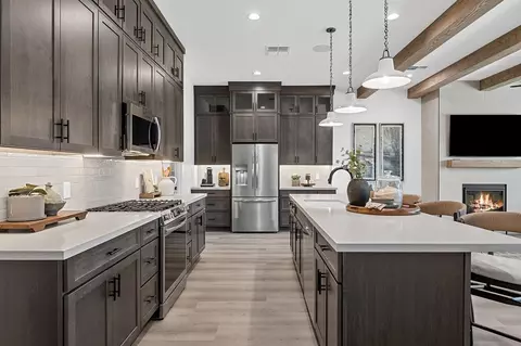 Kitchen - 2604 S Gamma Loop, Flagstaff, AZ 86001 photo 1 of 10