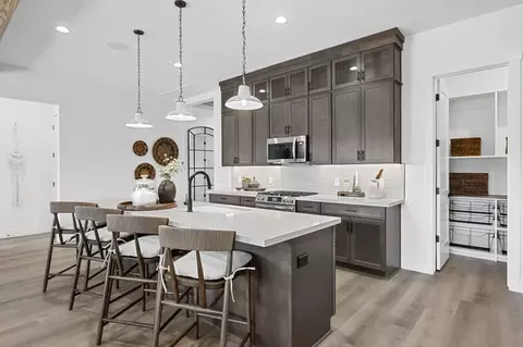 Kitchen - 2604 S Gamma Loop, Flagstaff, AZ 86001 photo 3 of 10