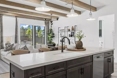 Kitchen - 2604 S Gamma Loop, Flagstaff, AZ 86001 photo 6 of 10