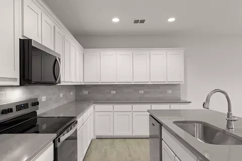 Kitchen - 111 Aston Way, Terrell, TX 75160 photo 3 of 6