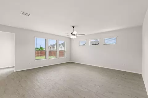 Living - 111 Aston Way, Terrell, TX 75160 photo 2 of 4