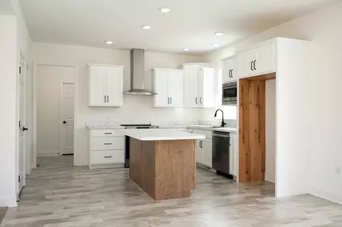 Kitchen - 333 Amber Dr, Lititz, PA 17543 photo 2 of 2