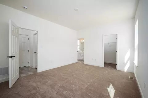 Bedroom - 333 Amber Dr, Lititz, PA 17543 photo 6 of 7