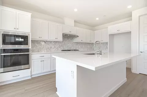 Kitchen - 3199 Scott Edwards Ln, Lathrop, CA 95330 photo 7 of 14