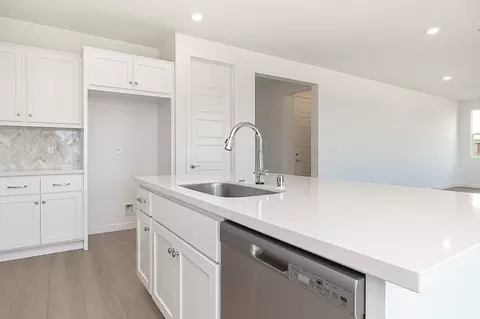 Kitchen - 3199 Scott Edwards Ln, Lathrop, CA 95330 photo 5 of 14