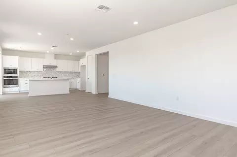 Living - 3199 Scott Edwards Ln, Lathrop, CA 95330 photo 3 of 6