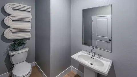 Bath - 7302 Oscar Dr, Tracy, CA 95377 photo 3 of 4