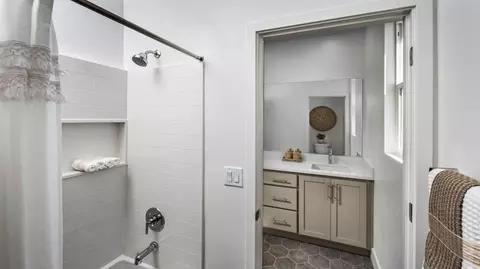 Bath - 7302 Oscar Dr, Tracy, CA 95377 photo 2 of 4