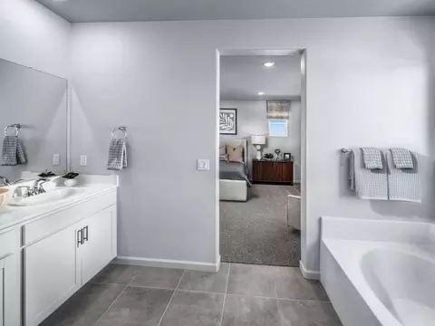 Bath - 2491 Zellerbach St, Manteca, CA 95337 photo 1 of 1