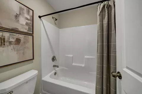 Bath - 307 Broadway Ave, Gaston, SC 29053 photo 9 of 11